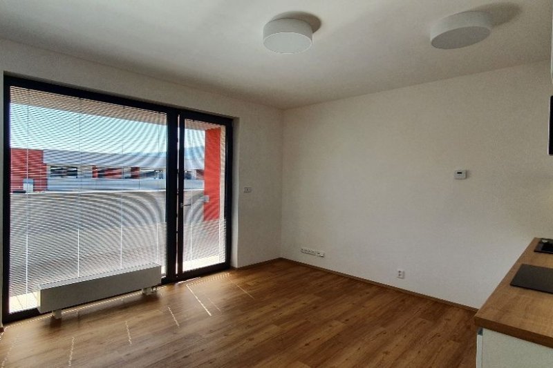1+KK NOVOSTAVBA S TERASOU A VÝHLEDEM, GARÁŽOVÉ STÁNÍ
