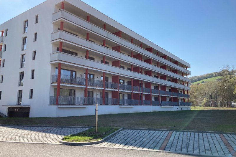 1+KK NOVOSTAVBA S TERASOU A VÝHLEDEM, GARÁŽOVÉ STÁNÍ