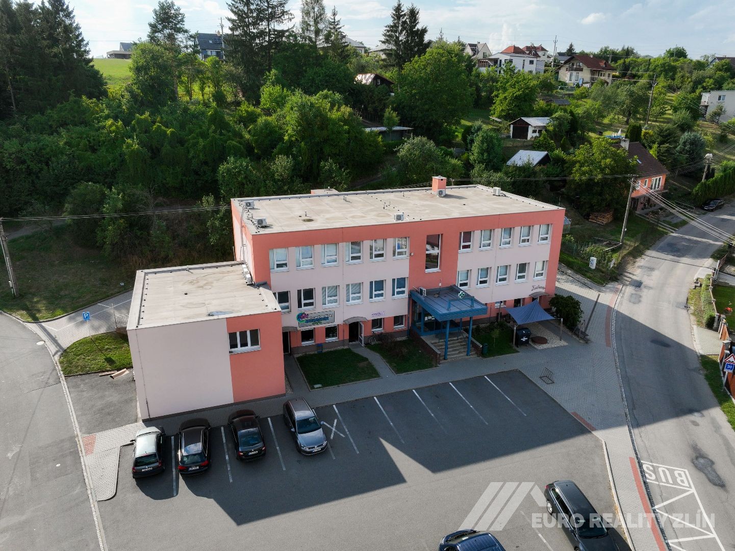 OBJEKT OBČANSKÉ VYBAVENOSTI SLUŠOVICE 