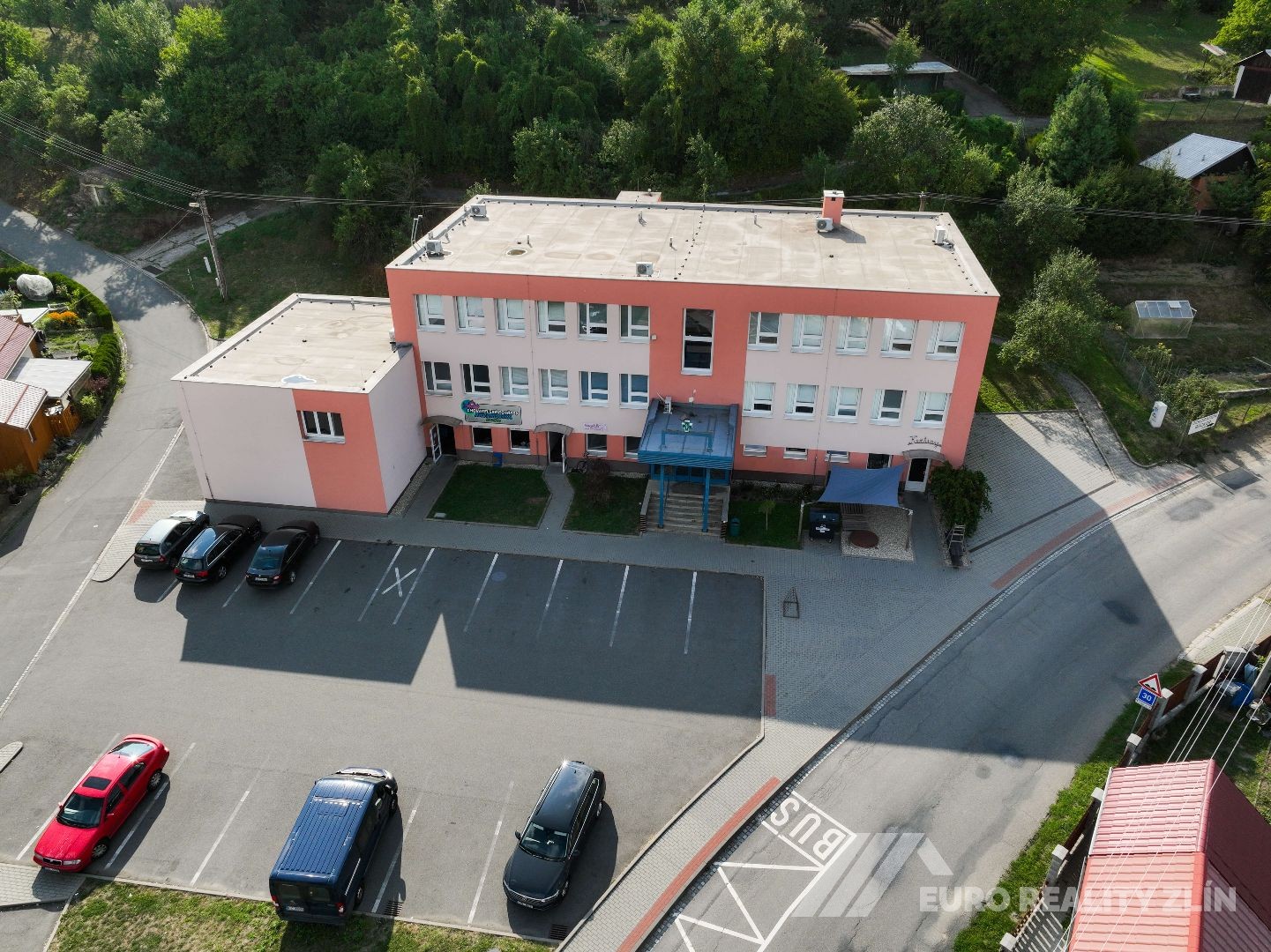 OBJEKT OBČANSKÉ VYBAVENOSTI SLUŠOVICE 