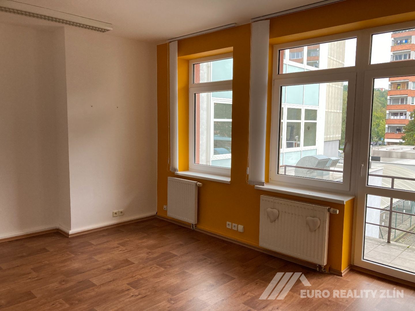 KOMERČNÍ PROSTORY  - ZARÁMÍ 50m2