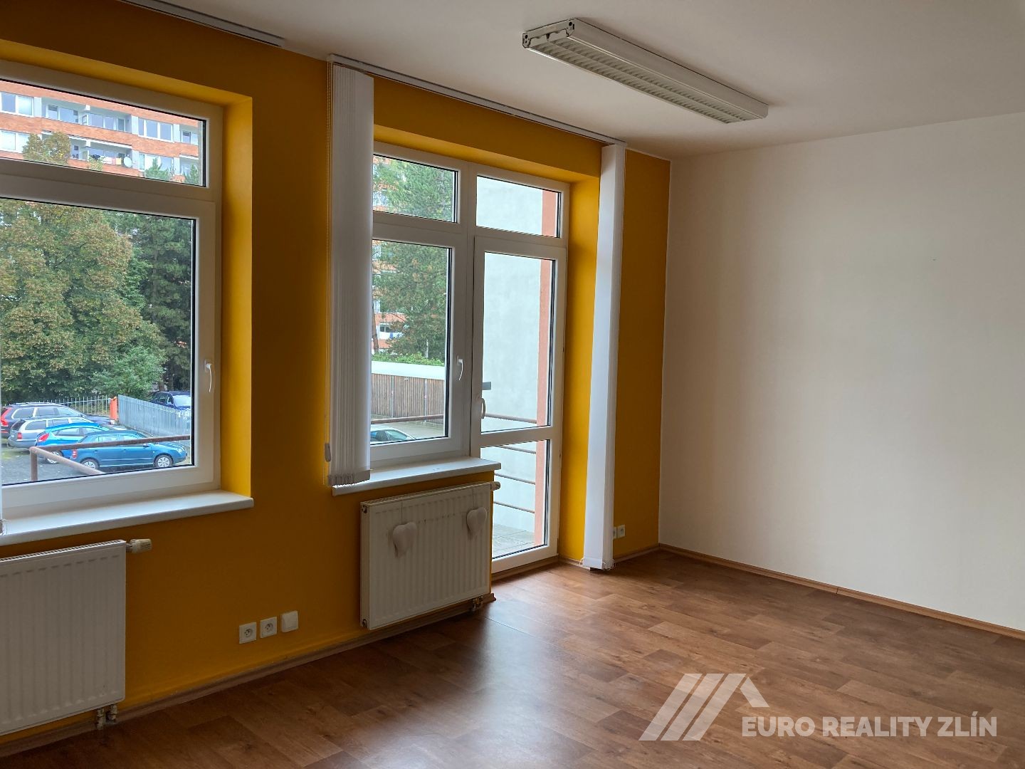 KOMERČNÍ PROSTORY  - ZARÁMÍ 50m2