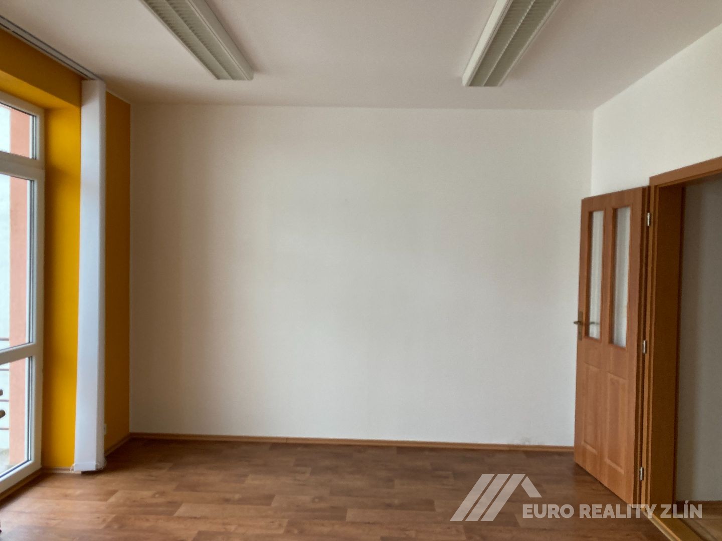 KOMERČNÍ PROSTORY  - ZARÁMÍ 50m2