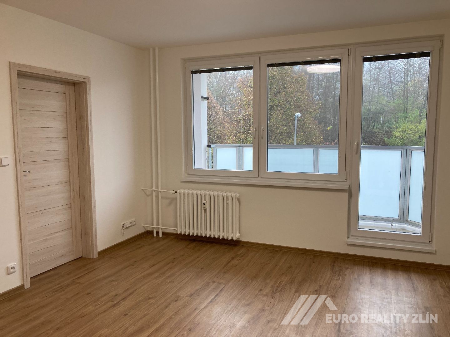 2+1 PO REKONSTRUKCI S BALKONEM, SLUŠOVICE