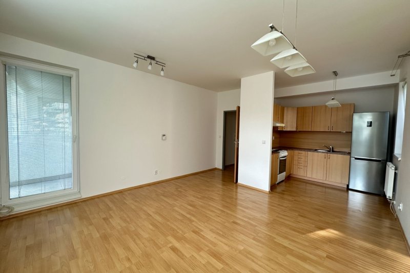 2+KK BŘEZNICKÁ ULICE, VČETNĚ PARKOVACÍHO STÁNÍ