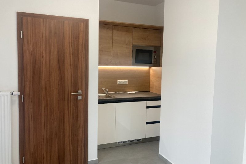 KOMERČNÍ PROSTOR 18m2 - REZIDENCE ŠEVCOVSKÁ 