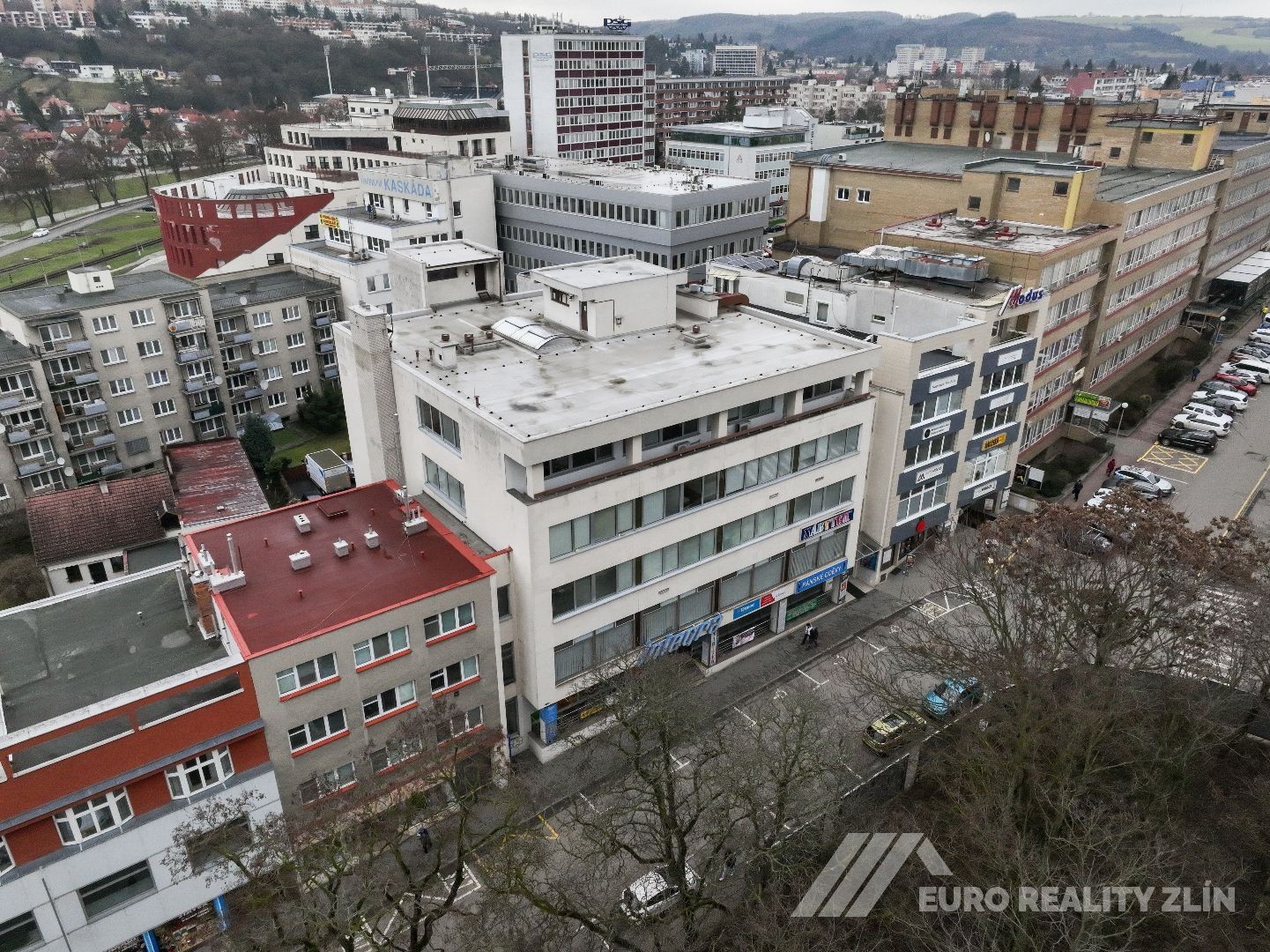 KOMERČNÍ BUDOVA V CENTRU MĚSTA
