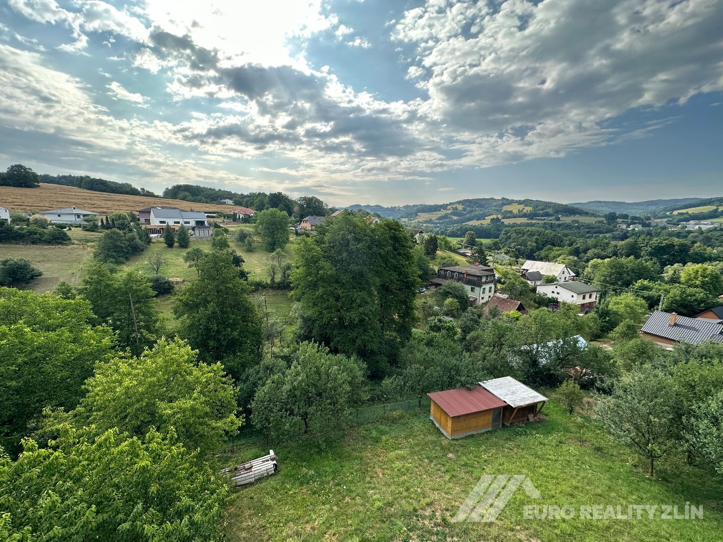 UBYTOVNA - ZLÍN, ZÁDVEŘICE