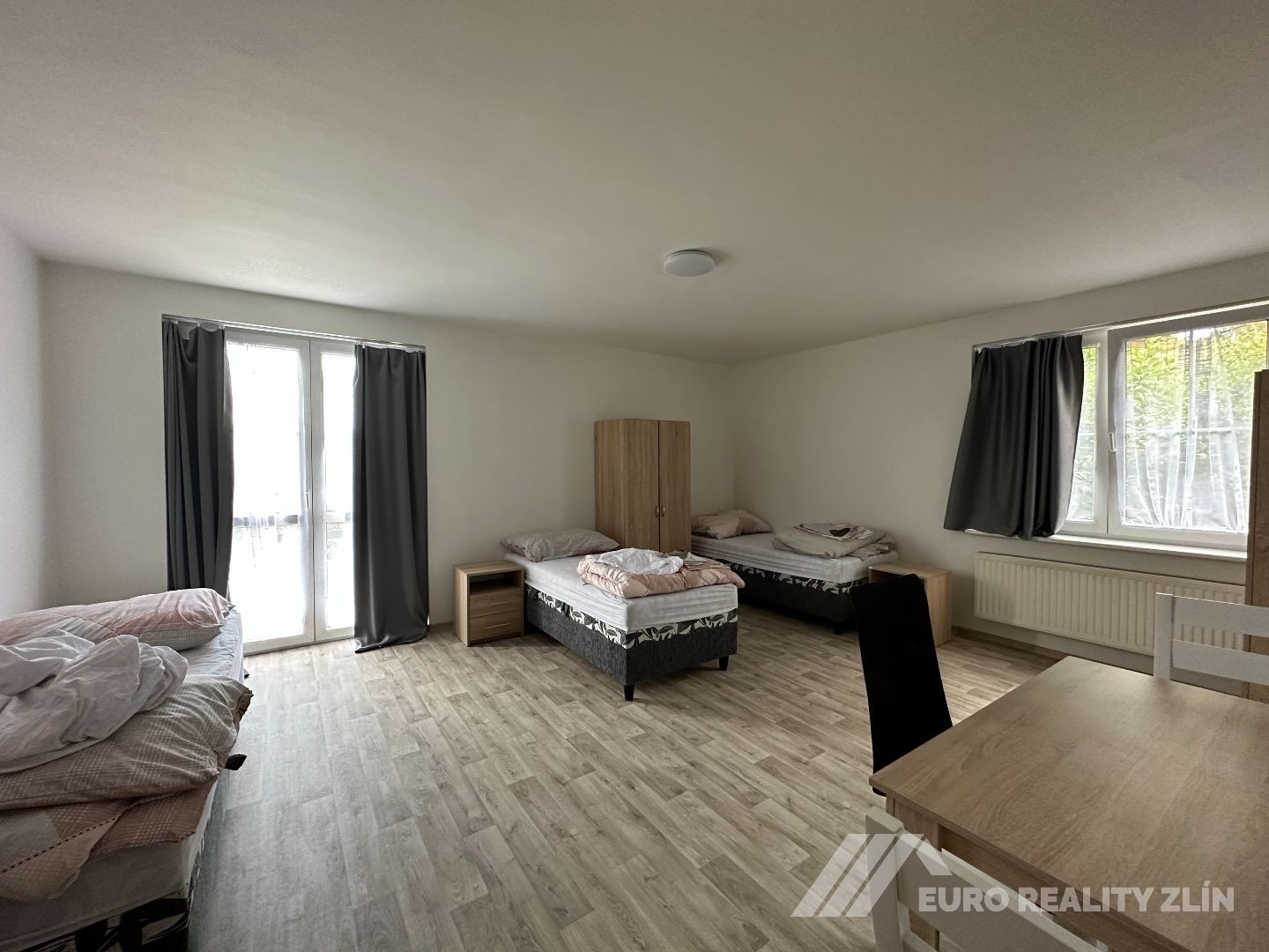 UBYTOVNA - ZLÍN, ZÁDVEŘICE