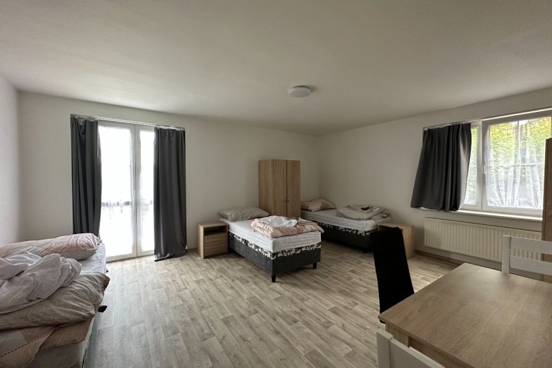 UBYTOVNA - ZLÍN, ZÁDVEŘICE