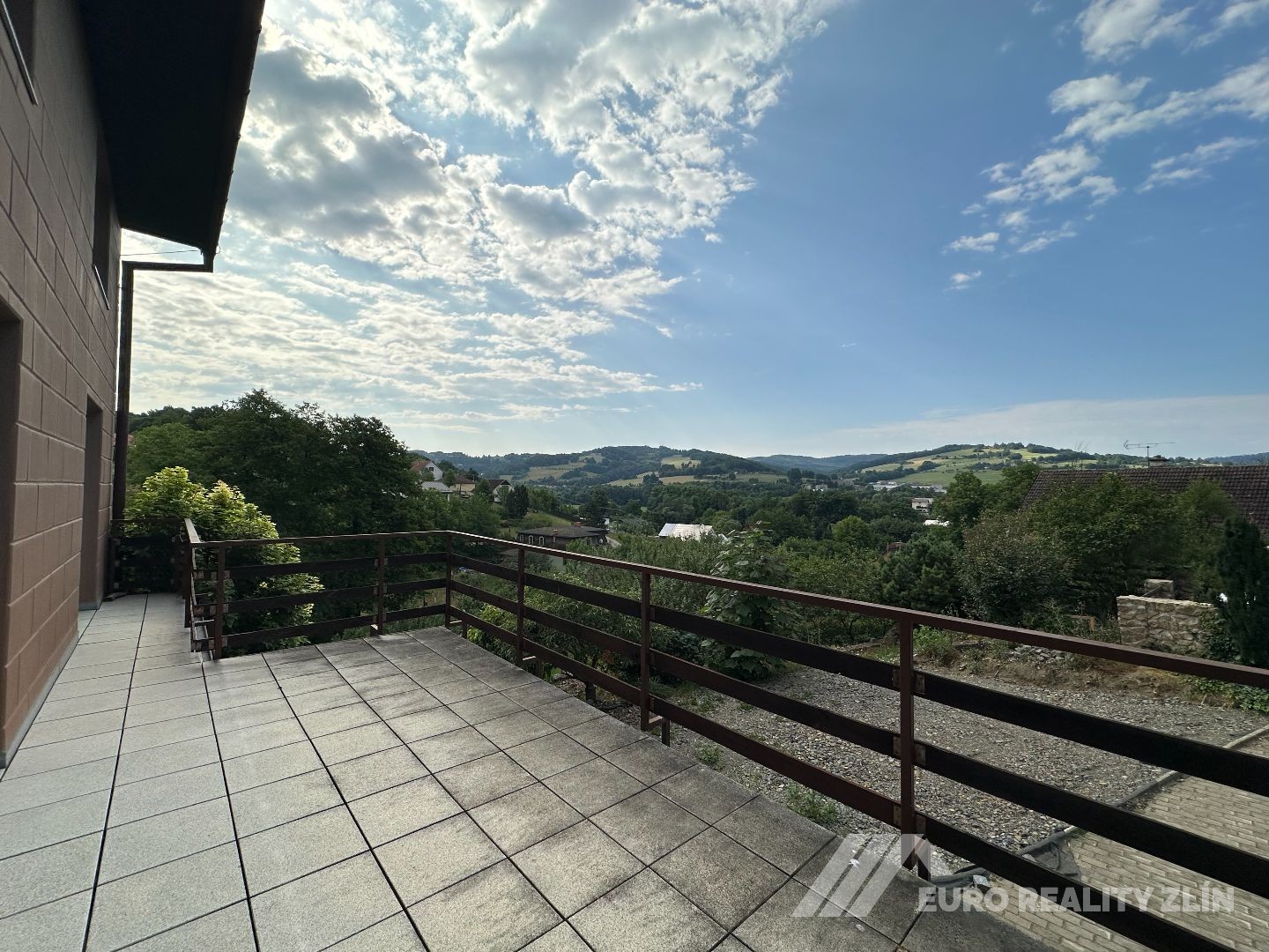 UBYTOVNA - ZLÍN, ZÁDVEŘICE