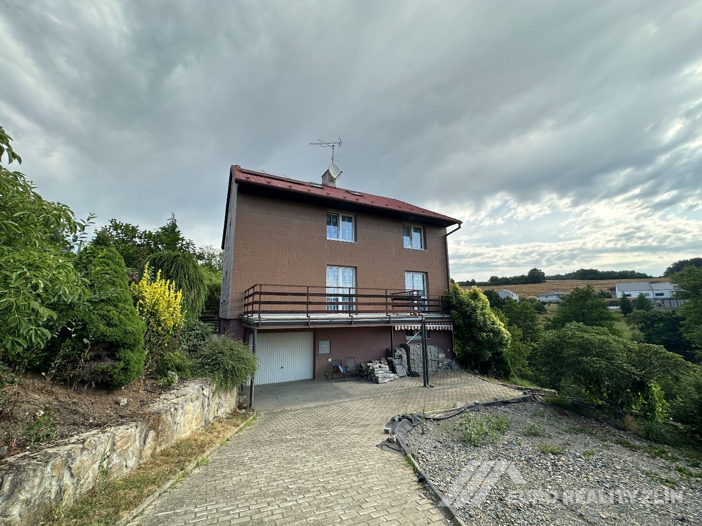 UBYTOVNA - ZLÍN, ZÁDVEŘICE