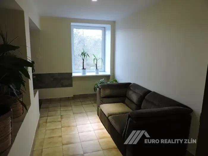 UBYTOVACÍ ZAŘÍZENÍ + RESTAURACE