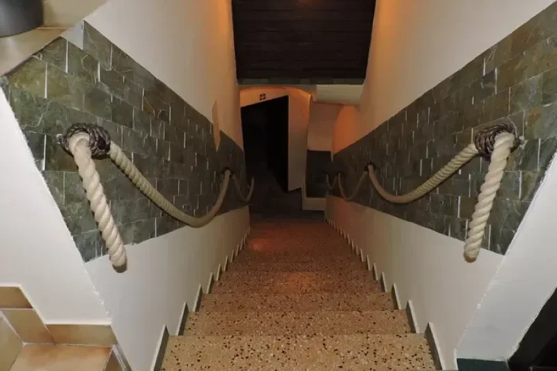 UBYTOVACÍ ZAŘÍZENÍ + RESTAURACE