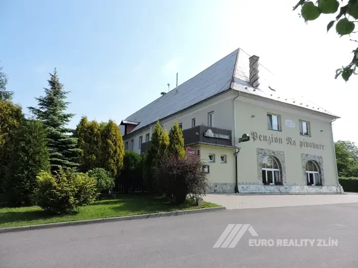 UBYTOVACÍ ZAŘÍZENÍ + RESTAURACE