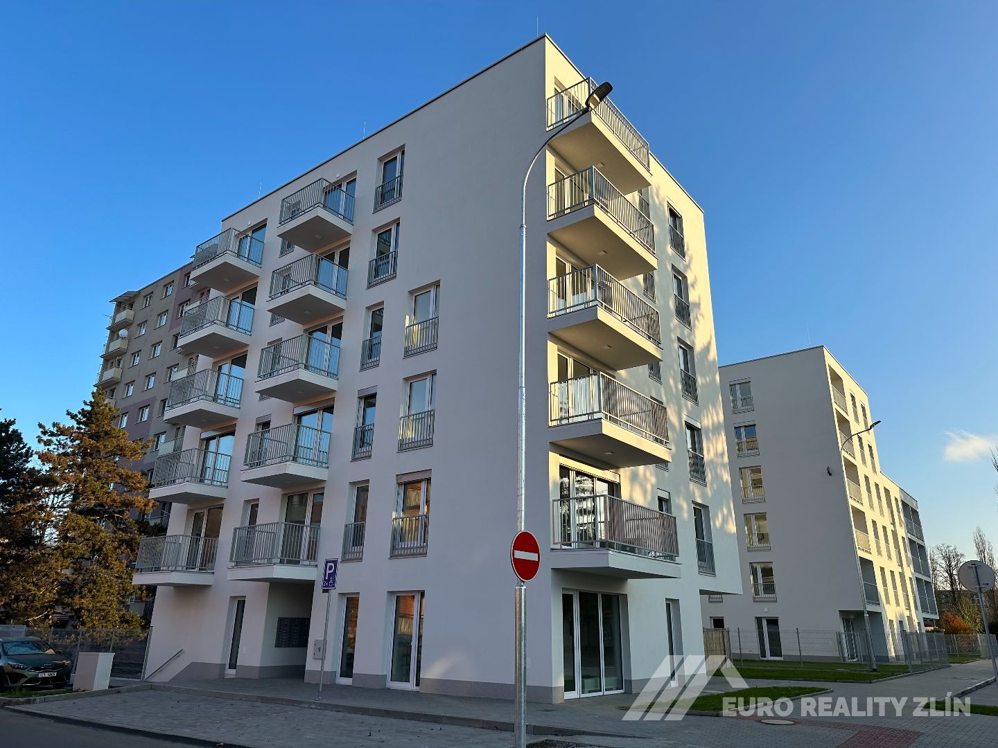 1+KK OTROKOVICE - NOVOSTAVBA S BALKONEM A PARKINGEM
