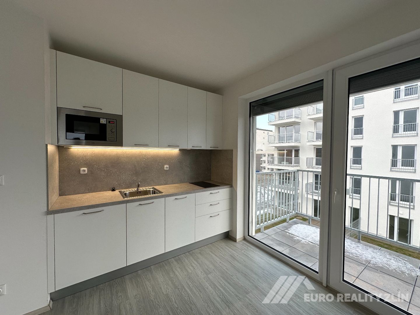 1+KK Otrokovice - novostavba s parkingem, balkon