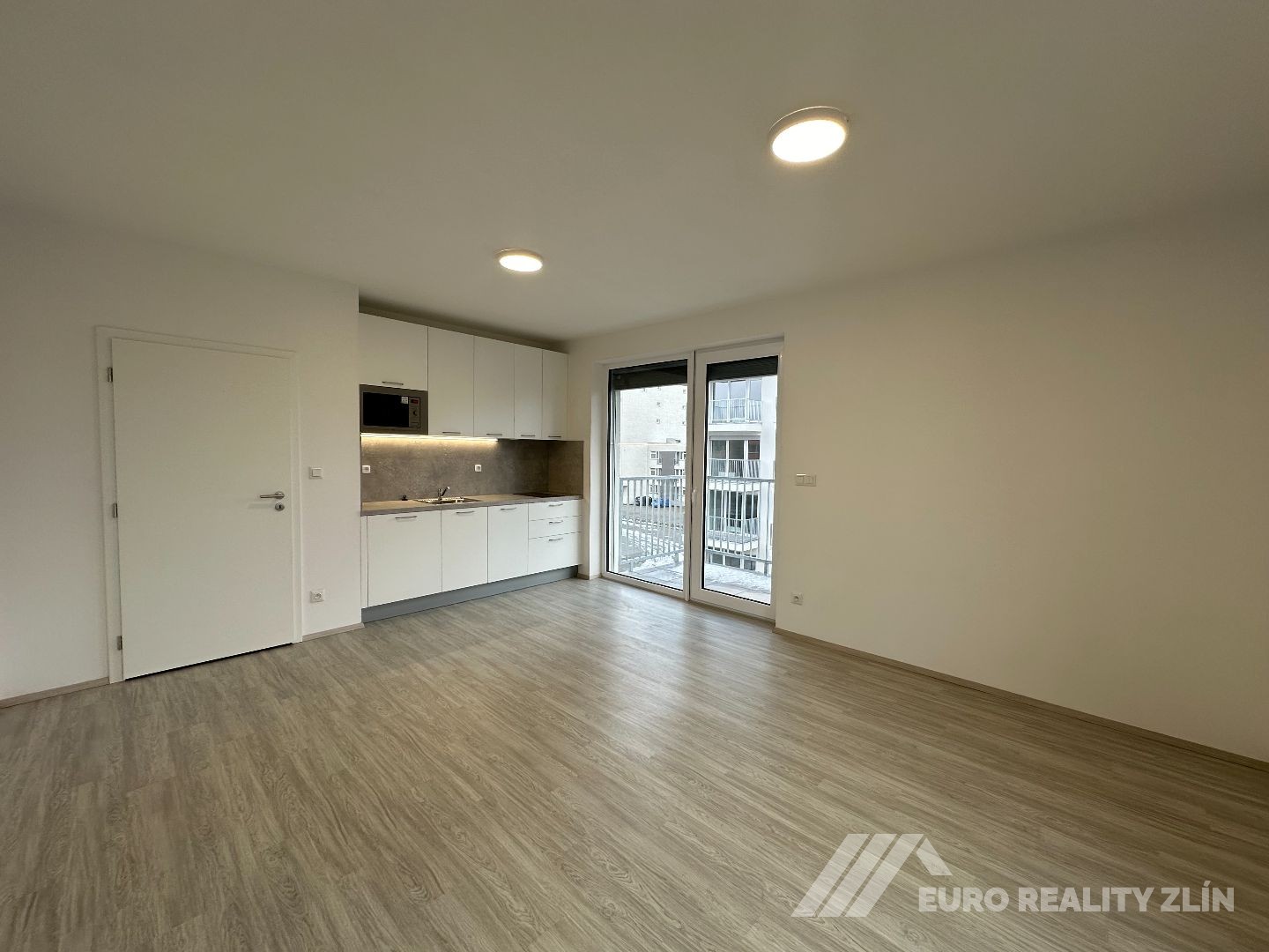 1+KK Otrokovice - novostavba s parkingem, balkon