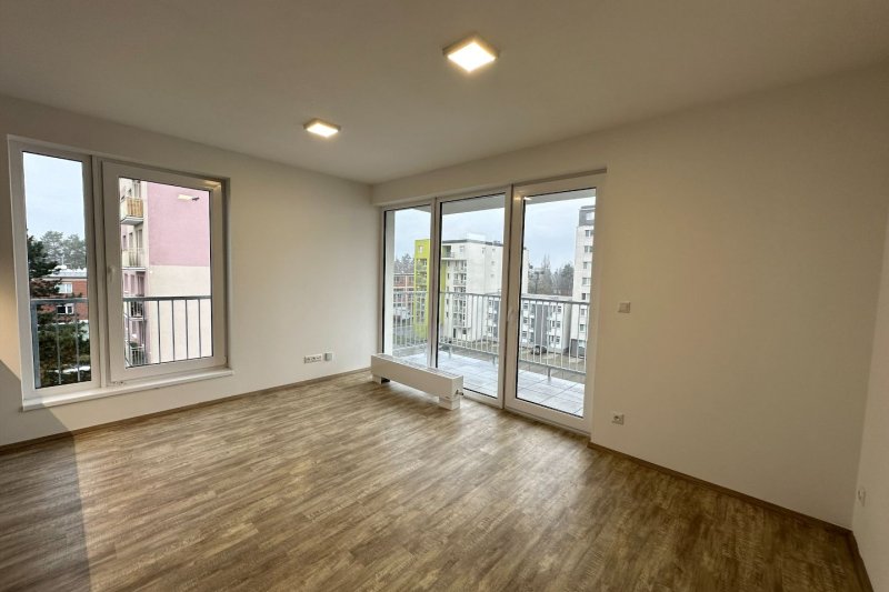 1+KK OTROKOVICE - NOVOSTAVBA S BALKONEM A PARKINGEM
