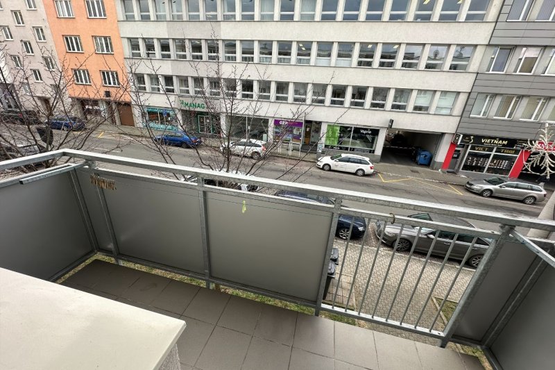 1+1 ZARÁMÍ - CENTRUM MĚSTA S BALKONEM 