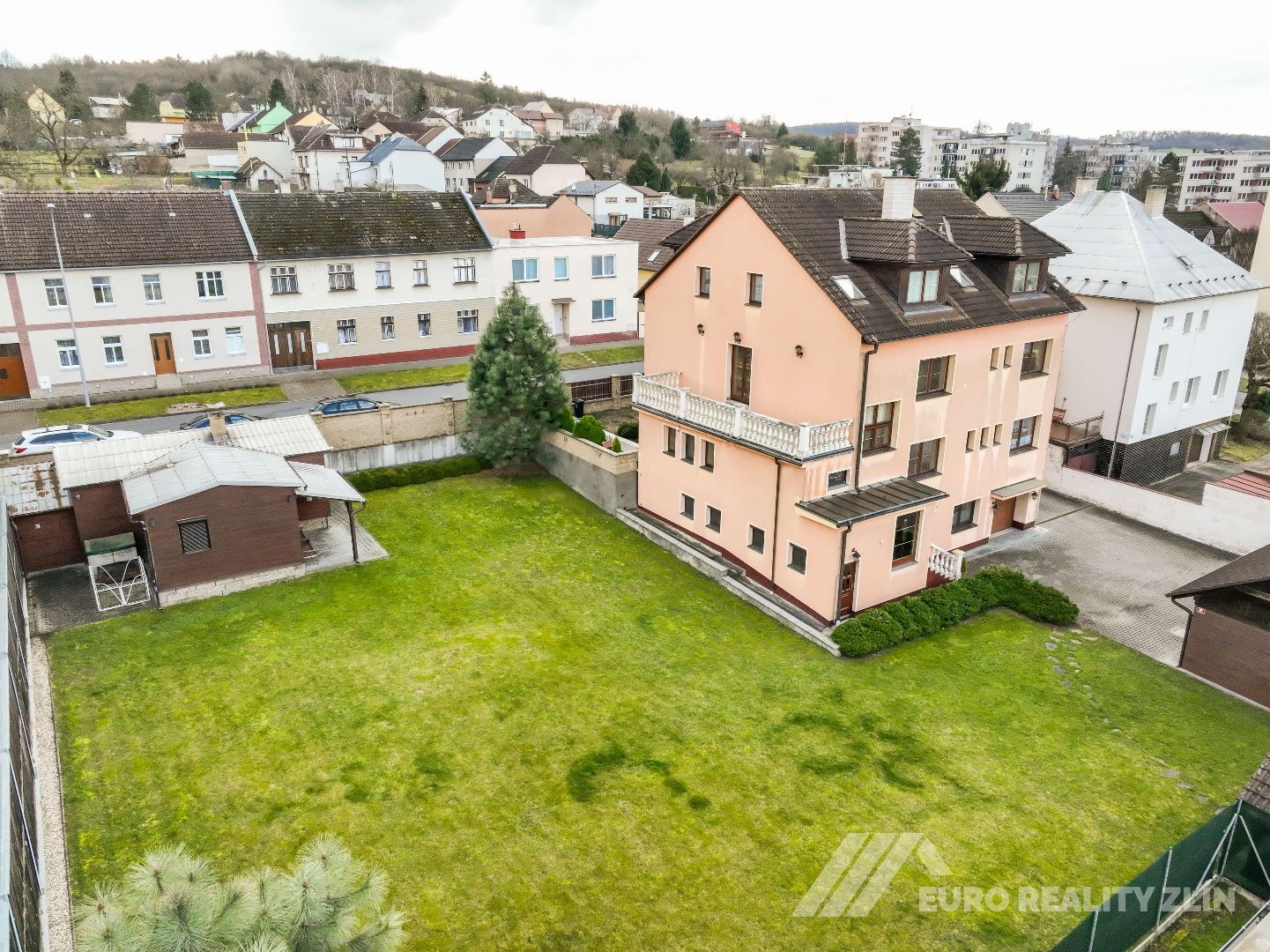 STAVEBNÍ POZEMEK 759m2 ZLÍN-MALENOVICE 