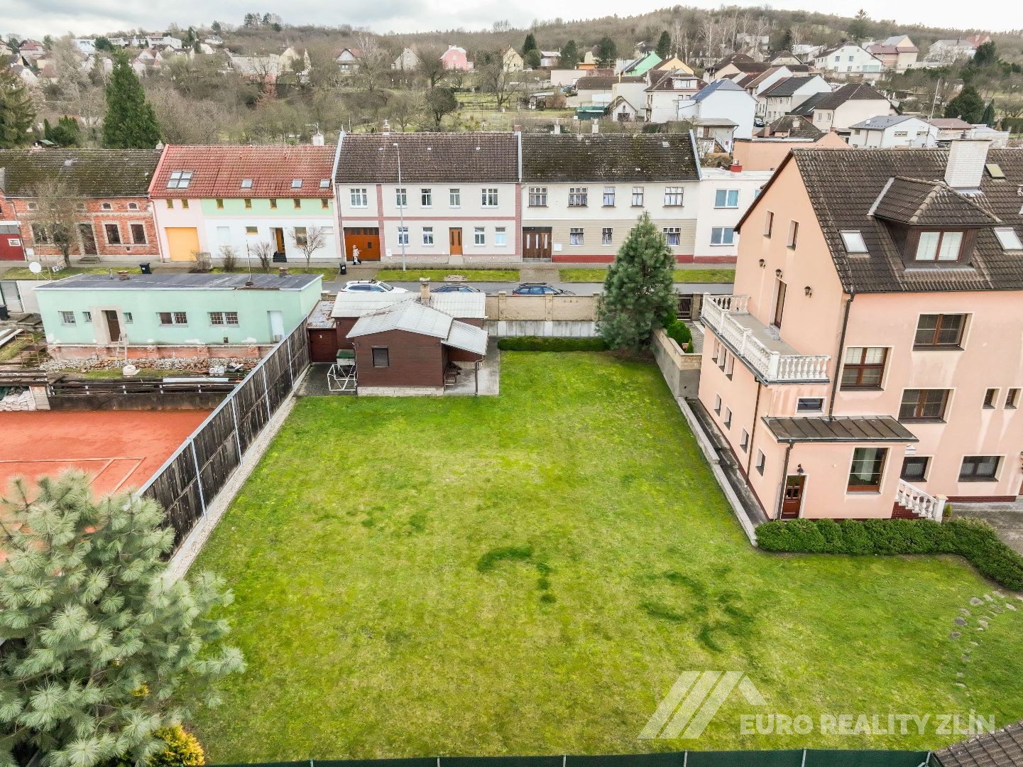 STAVEBNÍ POZEMEK 759m2 ZLÍN-MALENOVICE 