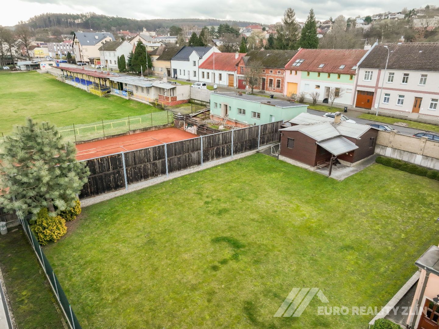 STAVEBNÍ POZEMEK 759m2 ZLÍN-MALENOVICE 