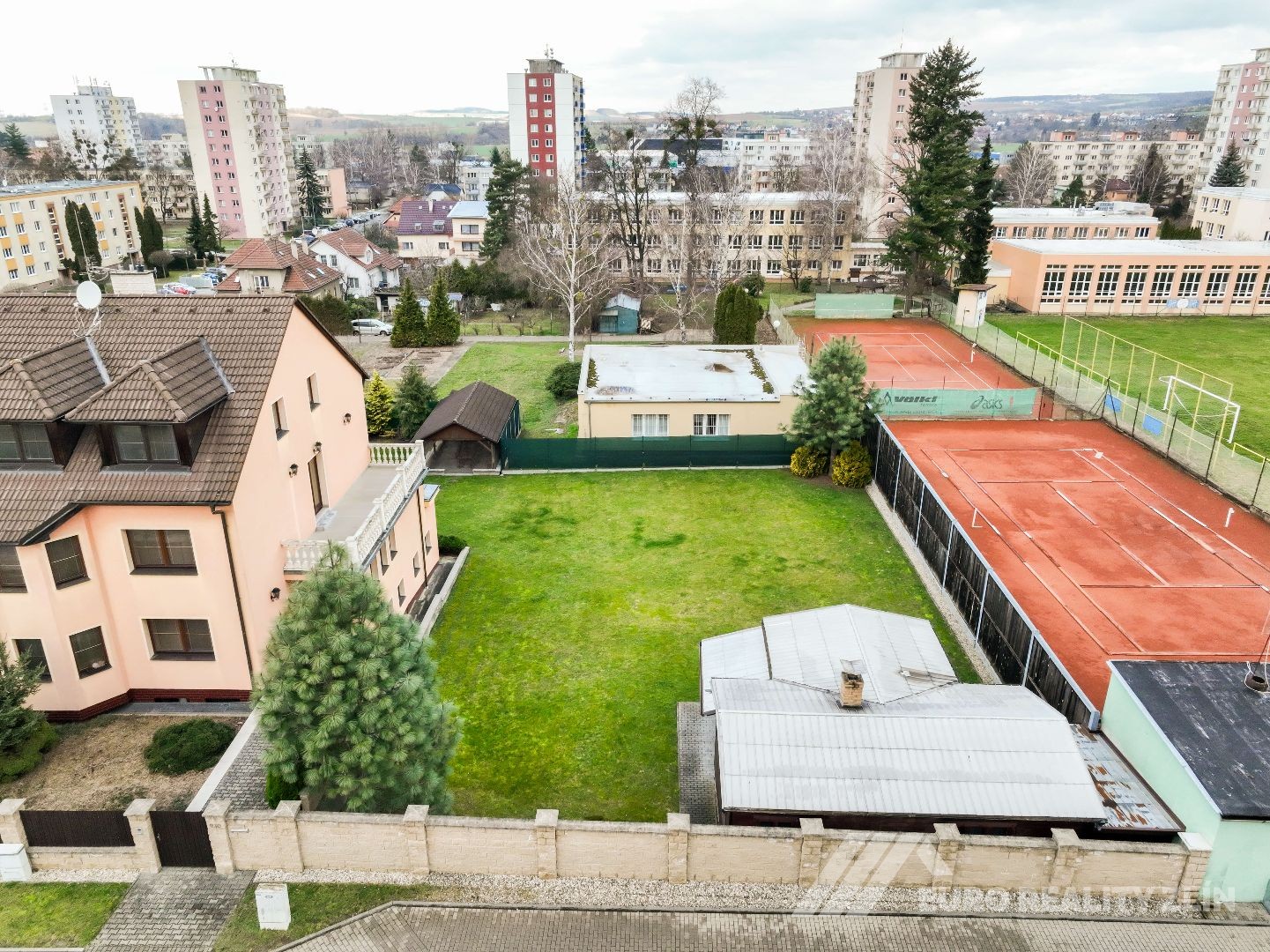 STAVEBNÍ POZEMEK 759m2 ZLÍN-MALENOVICE 