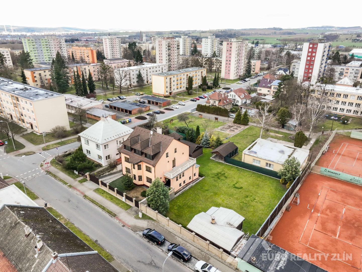 STAVEBNÍ POZEMEK 759m2 ZLÍN-MALENOVICE 