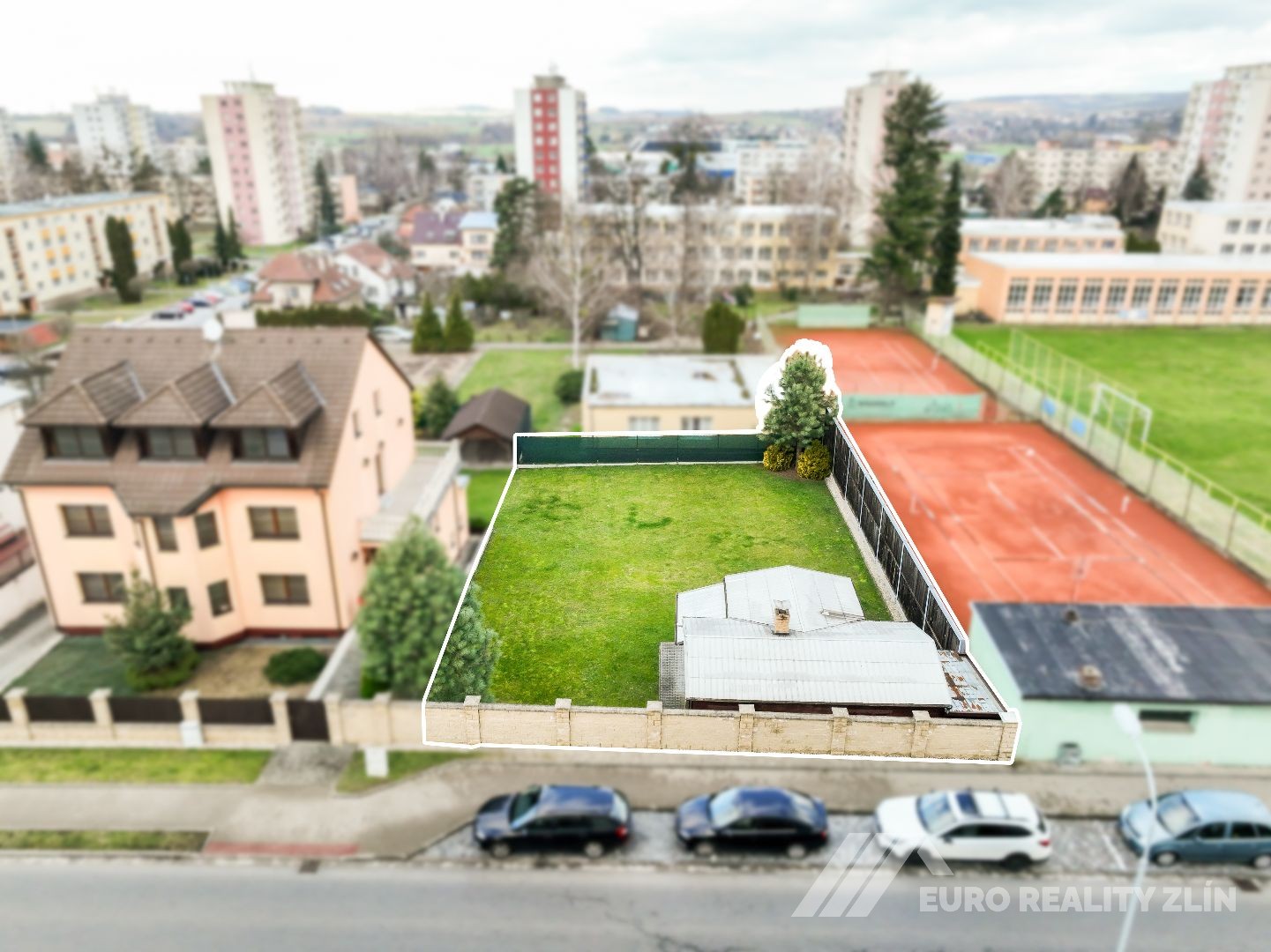 STAVEBNÍ POZEMEK 759m2 ZLÍN-MALENOVICE 