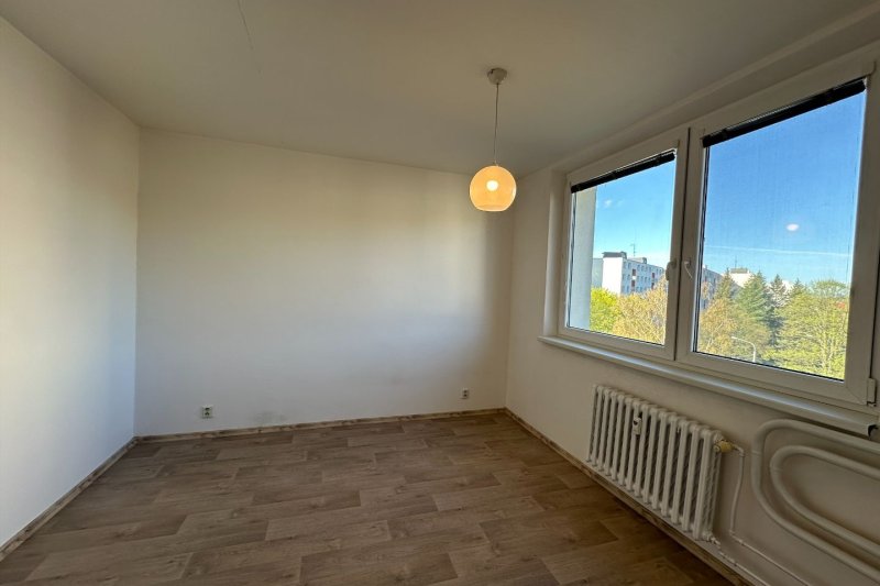 1+1 třída 2.května, nezařízený byt s výhledem