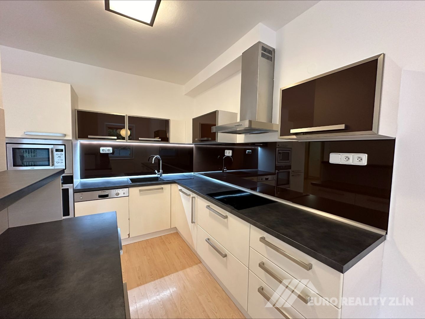 2+KK ZELINOVA S TERASOU 28m2