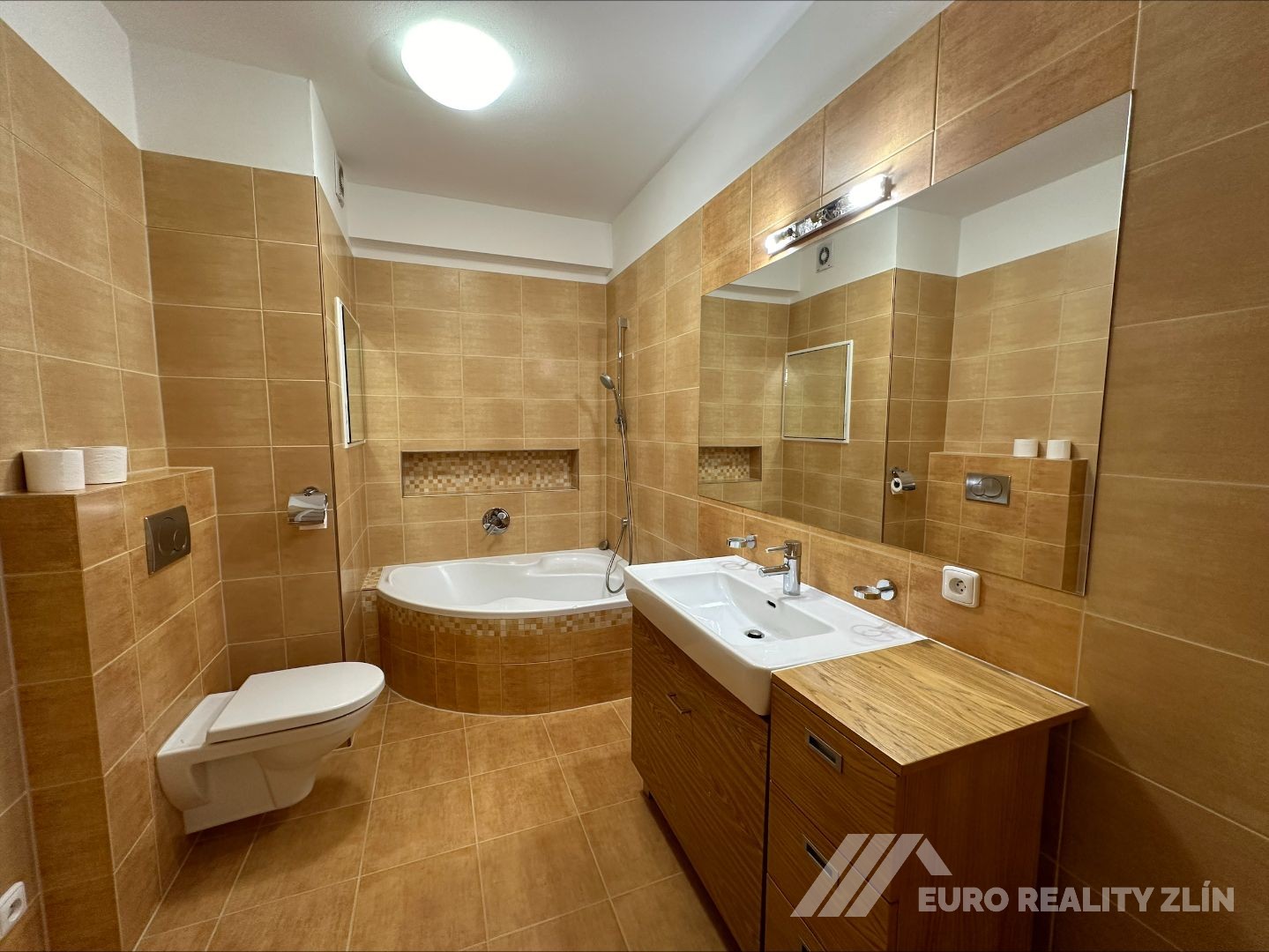 2+KK ZELINOVA S TERASOU 28m2