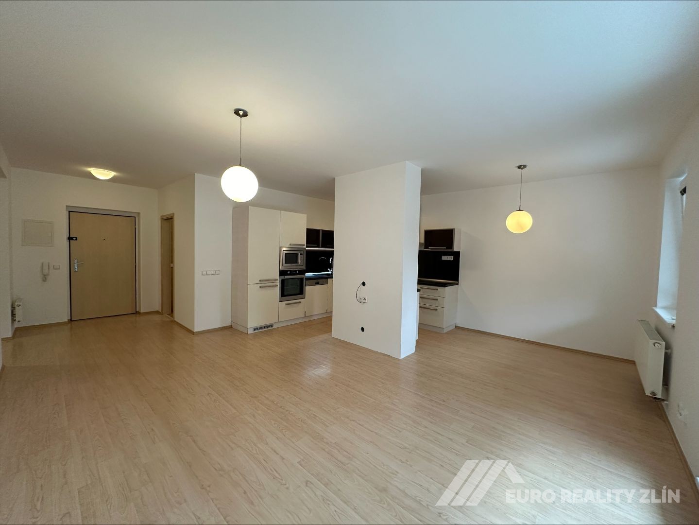2+KK ZELINOVA S TERASOU 28m2