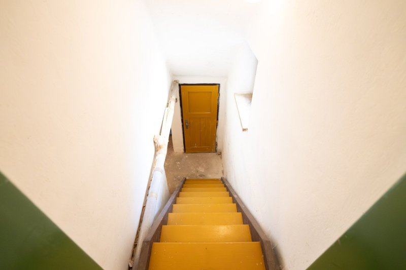 RD MALENOVICE S GARÁŽÍ A ZAHRADOU S VÝHLEDEM NA HRAD 