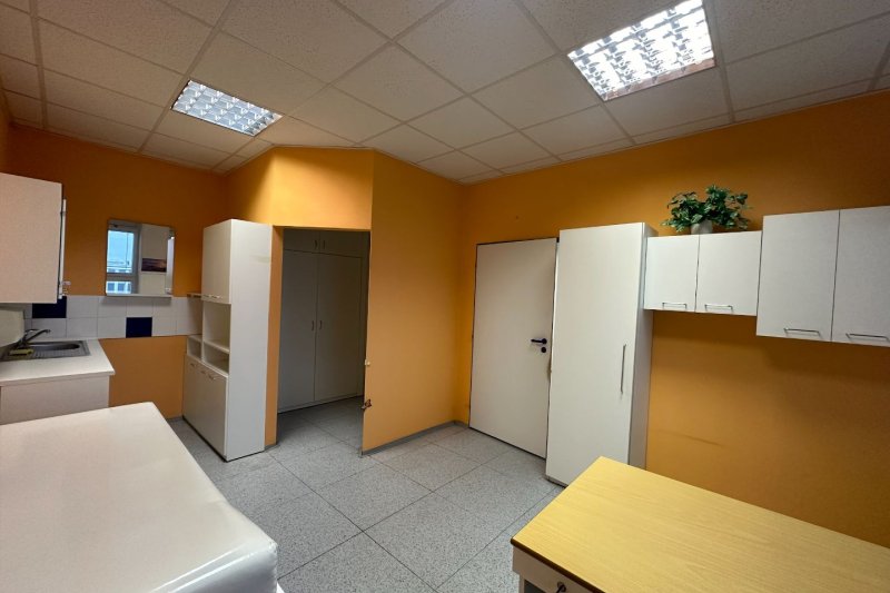 ORDINACE LÉKAŘE - CENTRUM ZLÍN, 4.NP 35M2