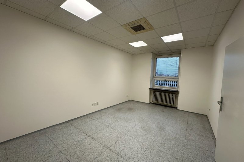 ORDINACE LÉKAŘE - CENTRUM ZLÍN, 4.NP 34M2