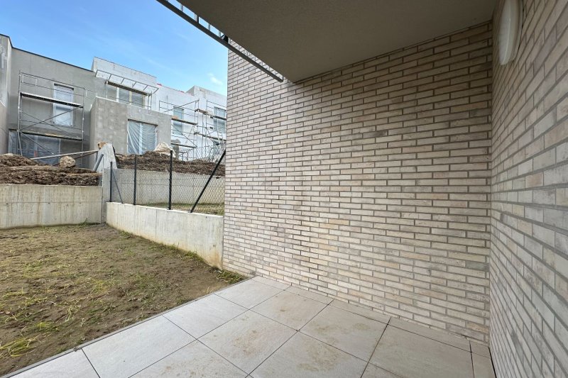 2+KK NOVOSTAVBA POD HRADEM, PARKING