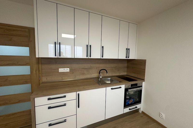 1+KK S BALKONEM, PŘEROV 