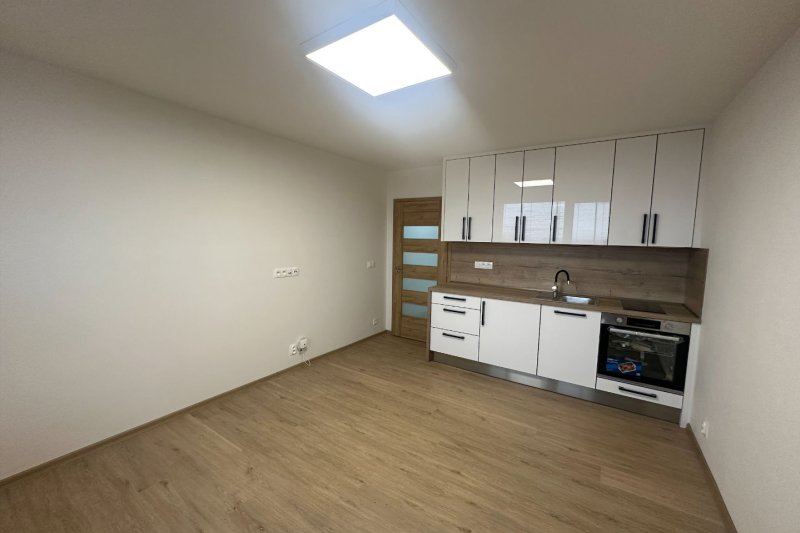1+KK S BALKONEM, PŘEROV 
