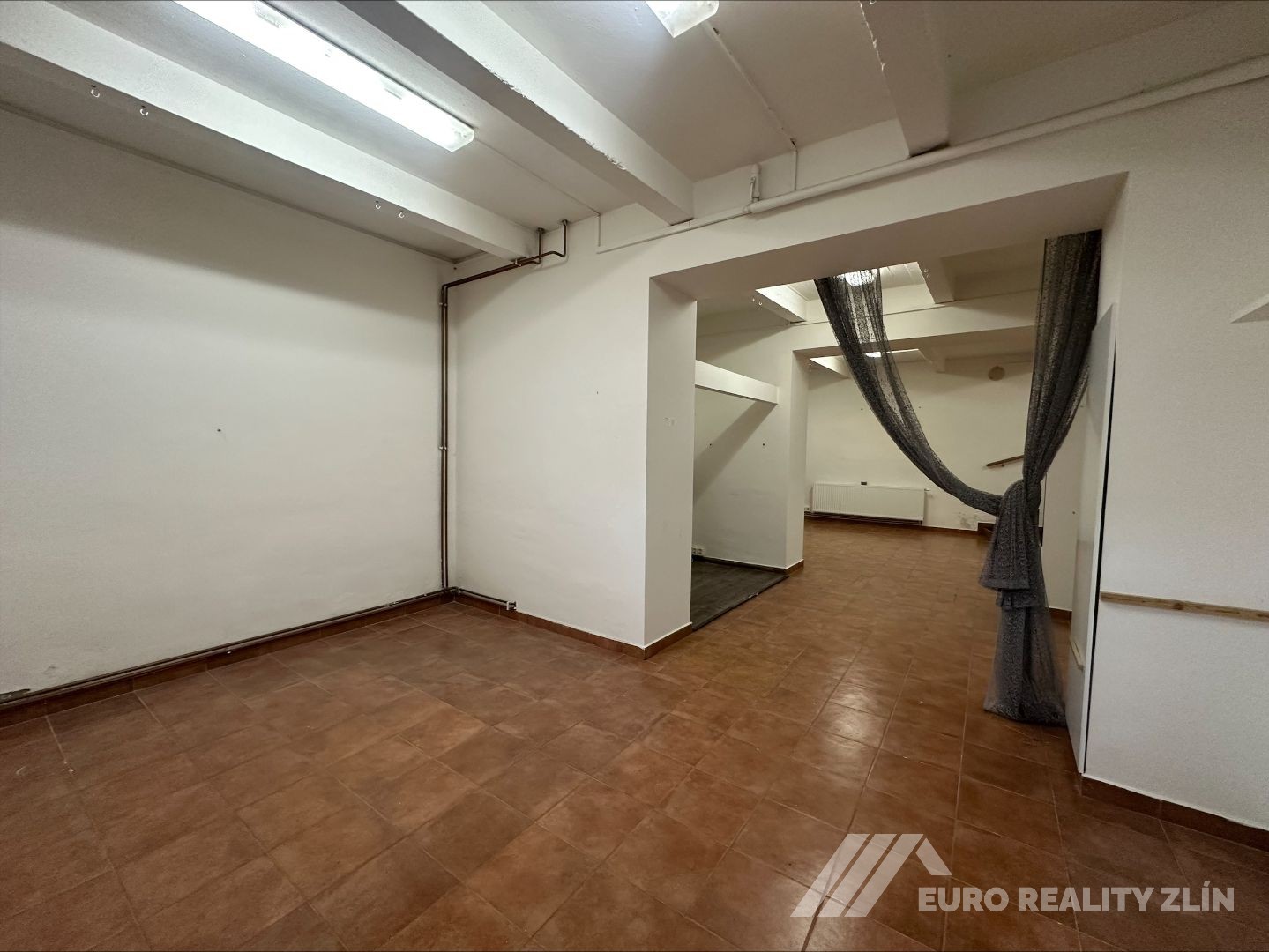 KOMERČNÍ PROSTOR 132 m2 V CENTRU MĚSTA ZLÍNA