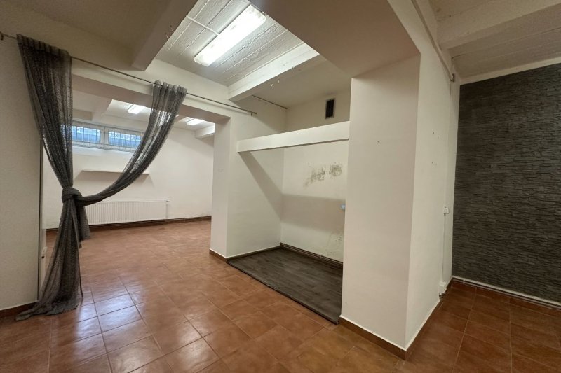 KOMERČNÍ PROSTOR 132 m2 V CENTRU MĚSTA ZLÍNA