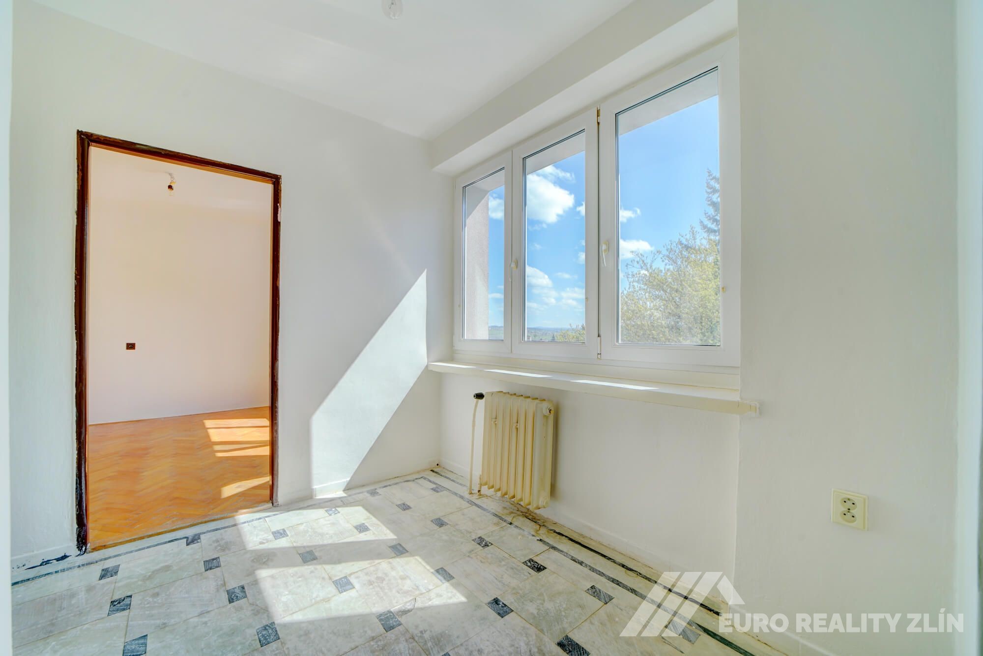 3+1 CENTRUM MĚSTA, CIHLOVÝ BYT 72m2, K REKONSTRUKCI