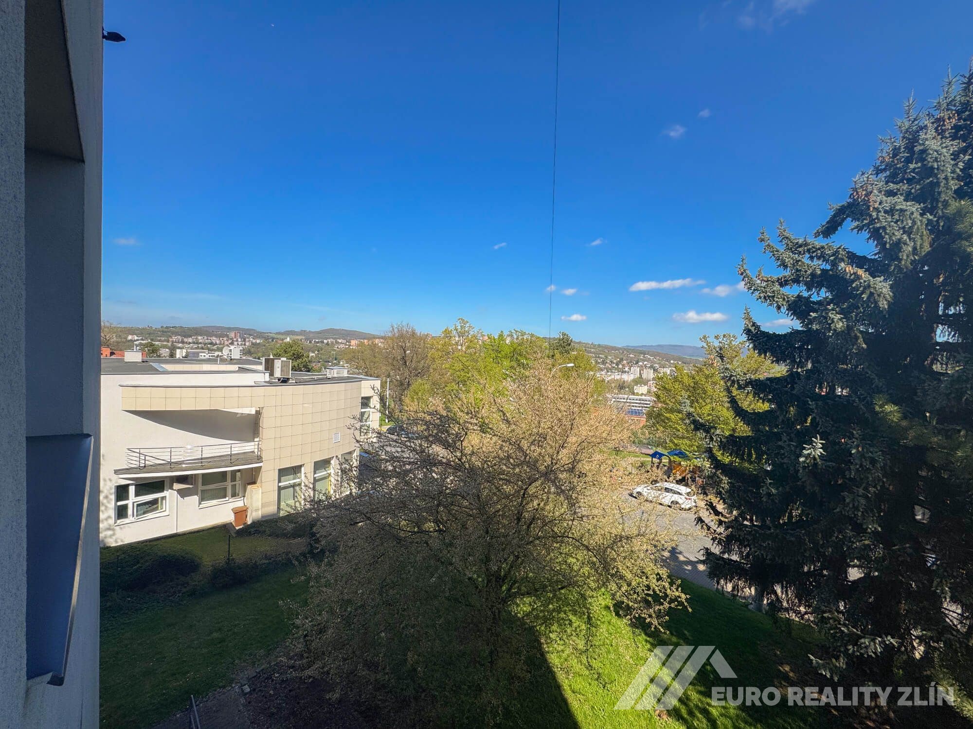 3+1 CENTRUM MĚSTA, CIHLOVÝ BYT 72m2, K REKONSTRUKCI