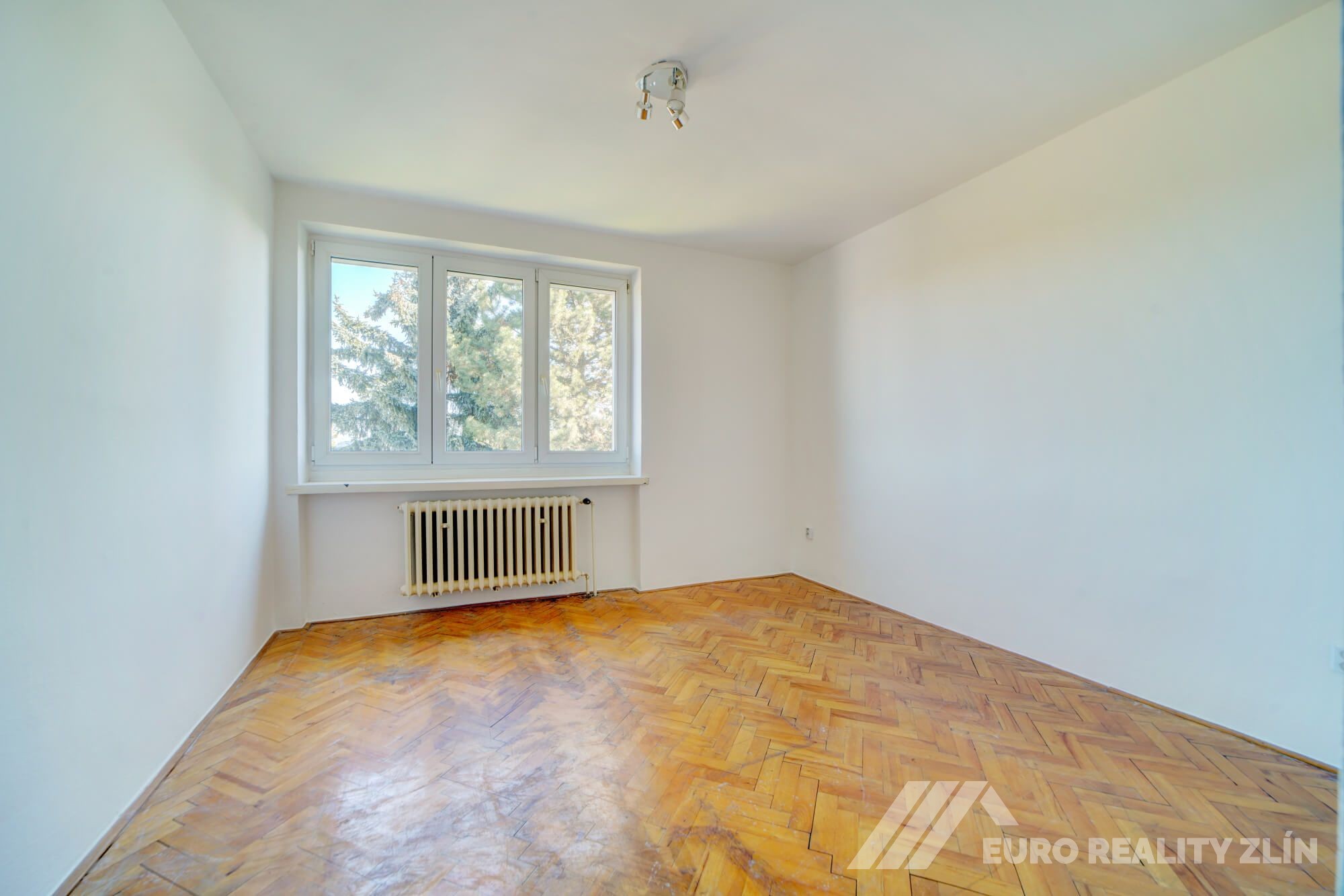 3+1 CENTRUM MĚSTA, CIHLOVÝ BYT 72m2, K REKONSTRUKCI