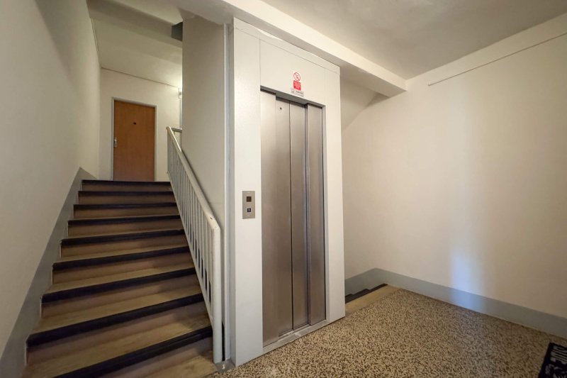 3+1 CENTRUM MĚSTA, CIHLOVÝ BYT 72m2, K REKONSTRUKCI