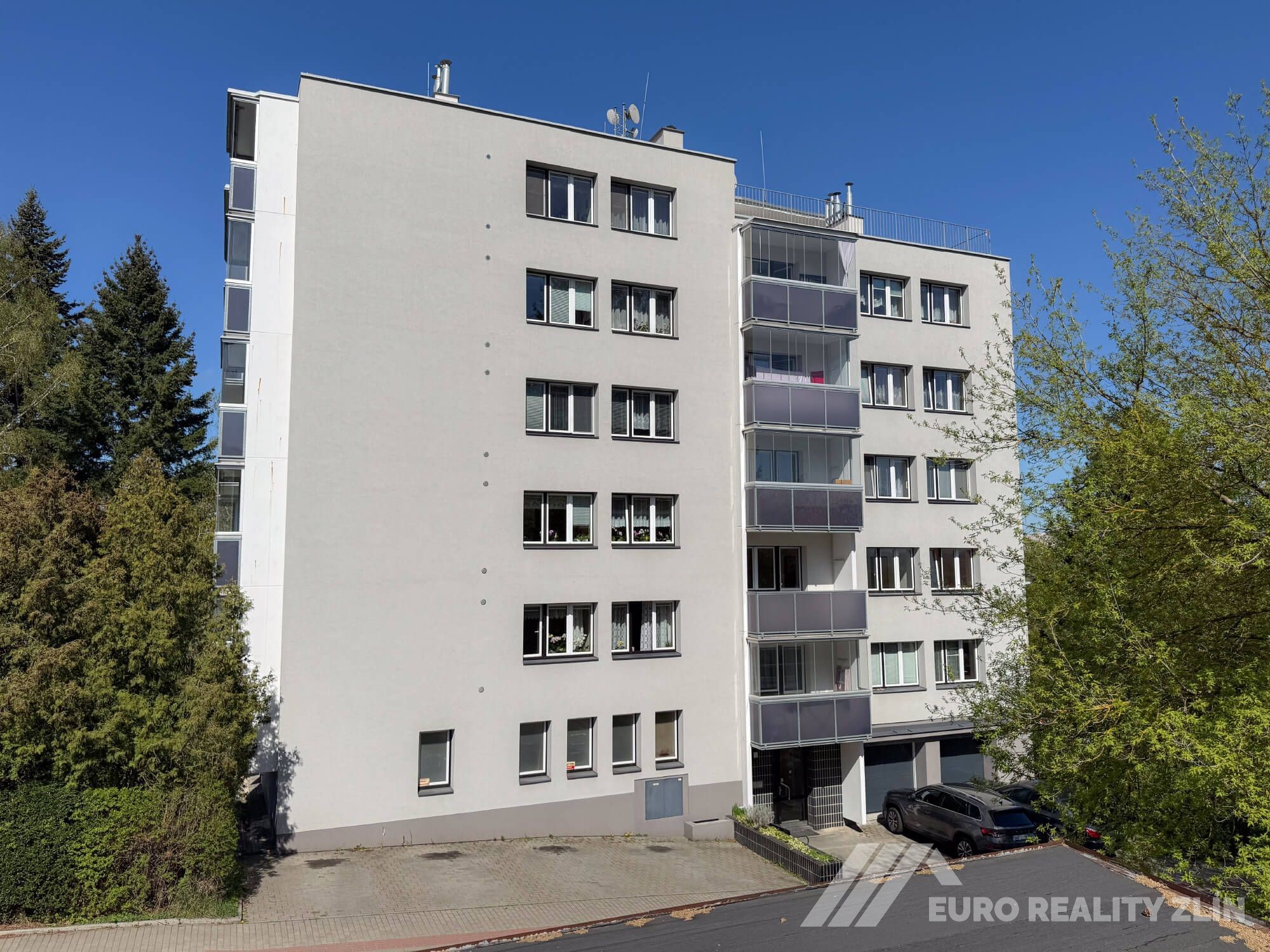 3+1 CENTRUM MĚSTA, CIHLOVÝ BYT 72m2, K REKONSTRUKCI