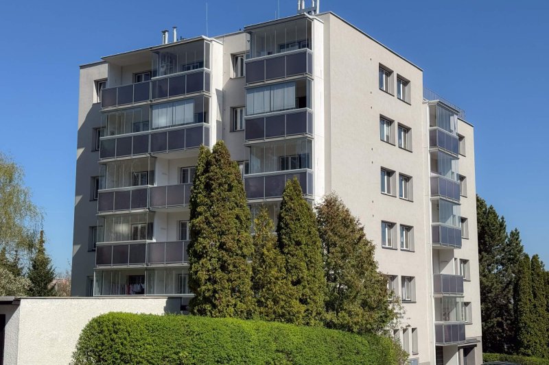 3+1 CENTRUM MĚSTA, CIHLOVÝ BYT 72m2, K REKONSTRUKCI