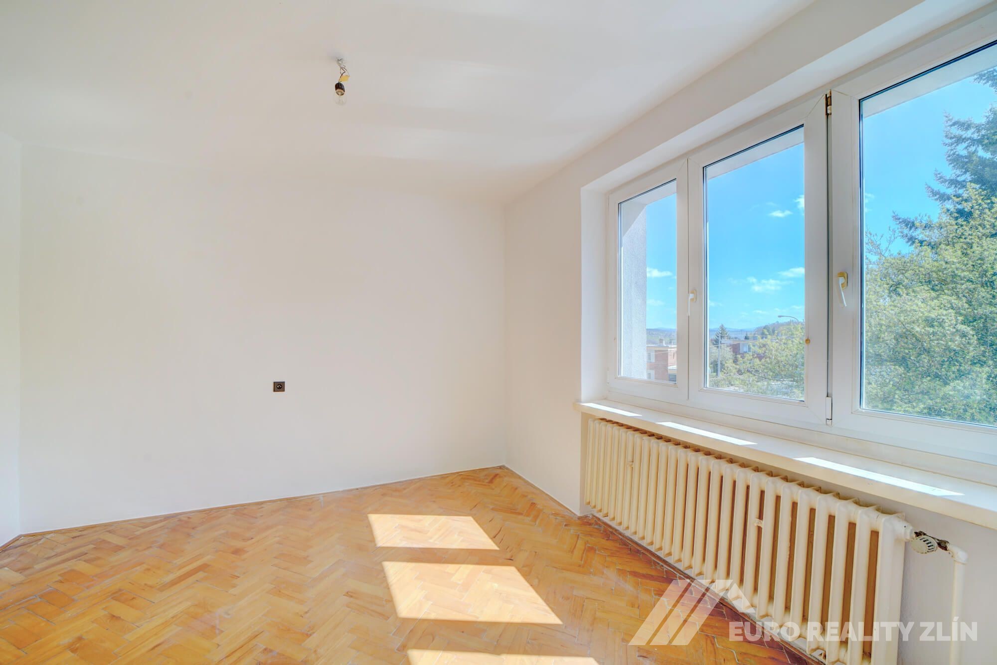 3+1 CENTRUM MĚSTA, CIHLOVÝ BYT 72m2, K REKONSTRUKCI