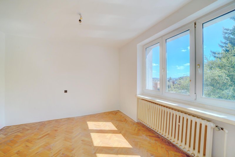 3+1 CENTRUM MĚSTA, CIHLOVÝ BYT 72m2, K REKONSTRUKCI